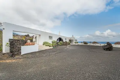 Image de Appartement 'El Submarino A' avec vue sur la mer, terrasse privée et jardin partagé