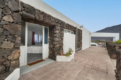 Image de Appartement \"El Submarino B\" avec vue sur la mer, terrasse privée et Wi-Fi