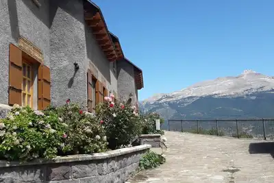 Image de Maison de vacances 'La Casa De Luis' avec vue sur les montagnes, terrasse privée et Wi-Fi