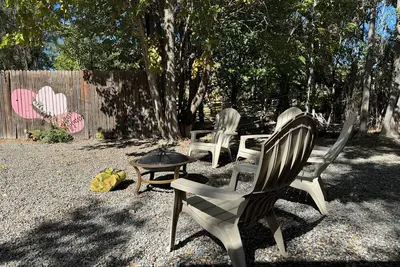 Image de 50 Shades of Pink+Hot Tub!