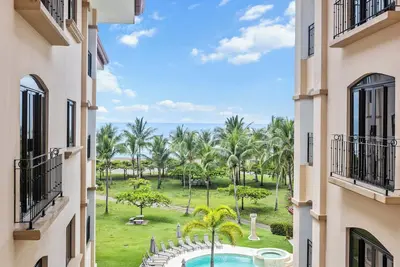 Image de Jaco Beachfront Elegance at Tres Regalos Pristine Views in Lovely Jacó Beach