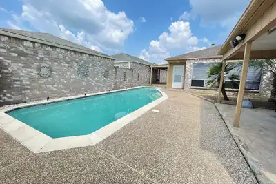 Image de Relaxing oasis with private pool &  outdoor fire pit