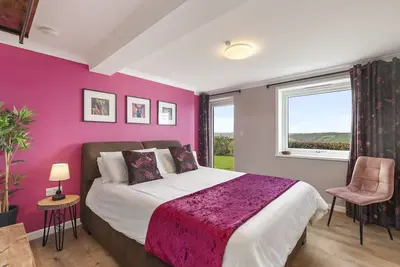 Image de Stylish apartment with 2 bedrooms and stunning countryside views