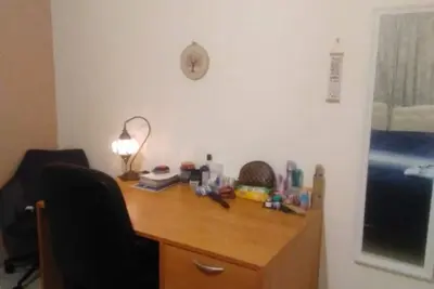 Image de Comfortable 2-bedroom apartment, sleeps up to 6, close to marina and nightlife.