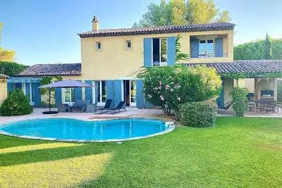 Image de Superbe villa clim. avec piscine et vue imprenable sur Golf Pont Royal - 10 prs