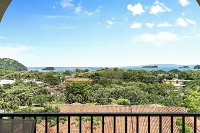 Image de Coco Top-Floor 3-Bd Ocean-View Unit at Pacifico By Spcr