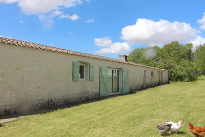 Image de Domaine de Kiba - Le Chai 2 chambres - Charme et confort vue sur les vignes