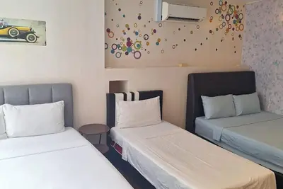 Image de 5 min walk to Pavilion Kl. 20 pax max. Spacious 4-bedroom condo in Kuala Lumpur