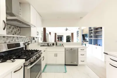 Image de Pristine Poway Retreat