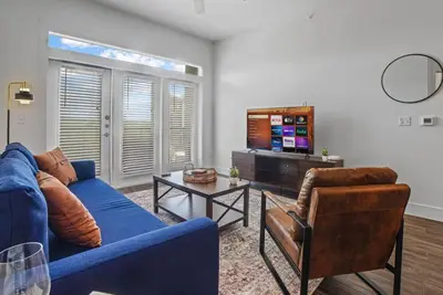 Image de Luxurious New Unit|2Bd2Ba|Pool, Golf Sim