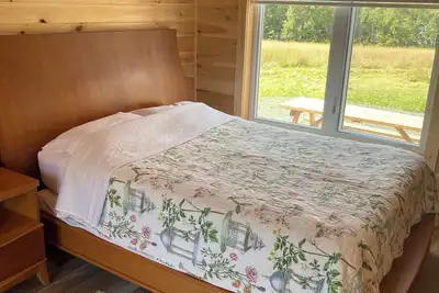 Image de Moonage Daydream - private waterfront cottage in the country