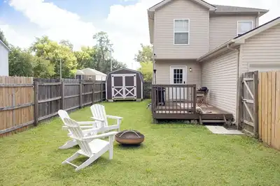 Image de Lux - Downtown Oasis - Pool Table!