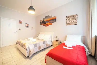 Apartment 1 min from central station, with Netflix & bus to Etna