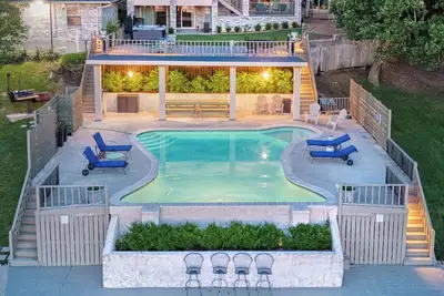 Image de Pickleball Lake Resort ~Hot Tub ~Dock ~Pool ~Kayaks ~Luxurious