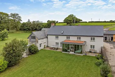 Image de Western Farm - Six Chambres Maison, Couchages 14