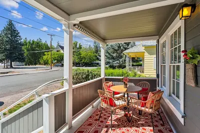 Image de Charming Downtown McCloud Retreat by RedAwning
