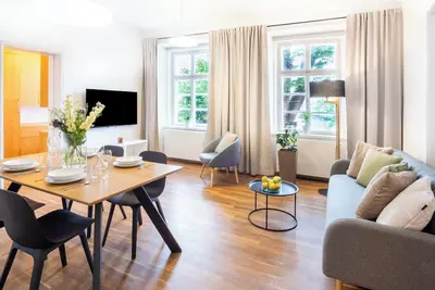 Image de Cozy 2-bedroom River View Apartment in center of Prague