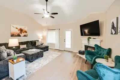 Image de Charming 3br Home Near Ft. Worth & Stockyards w/ King Bed, Covered Patio & Grill