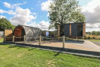 Image de Hawkstone, romantic, with hot tub in Hodnet