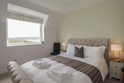 Skye Retreat, character holiday cottage, with a garden in Broadford