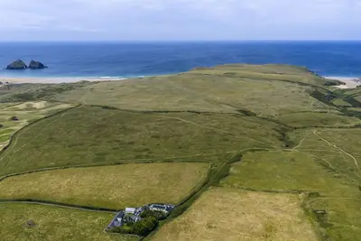 Image de Horseshoe Cottage, romantic, with a garden in Holywell Bay
