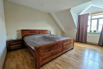 Image de Spacious 3-bedroom maisonette apartment above Leipzig centre with stunning views