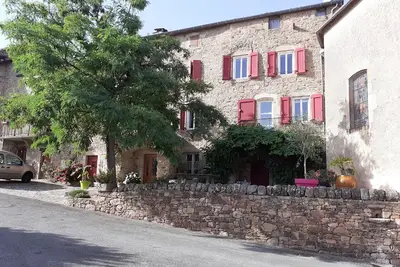 Image de Maison de caractère avec studio au cœur des grands causses
