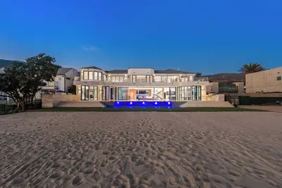 Image de Welcome to your Malibu seaside paradise!