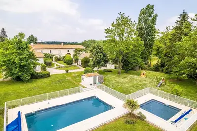 Image de Maison de vacances Ronsenac pour 1 - 28 personnes avec 13 chambres à coucher - Maison de vacances