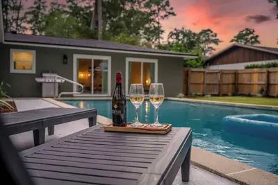 The Monterey -- Private Pool  & Grill - 4 King Beds