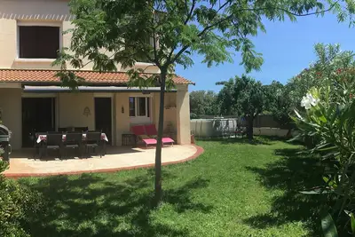 Image de Agréable maison avec piscine, jardin, terrasse
