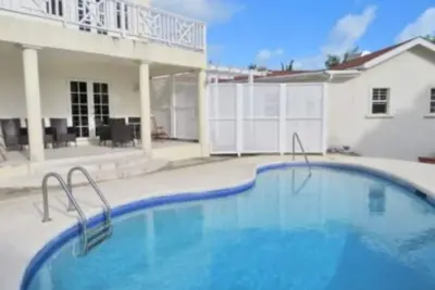 Image de 4-bedroom villa in wonderful Oistins with pool
