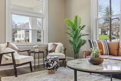 Cozy 2br Home w/ office and parking!