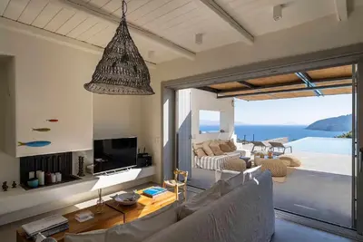 Image de Exquisite Paros Villa | Villa Solaris | 6 Bedrooms | Large Terrace with Private Infinity Pool | Alfresco Dining Area with a Bbq | Pool Bar | Home Cinema | Ysterni