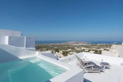Image de Endearing Santorini Villa | Villa Andromeda | 1 Bedroom | Children Older than 12y are Allowed | Breathtaking Sea Views | Outdoor Dining Area | Furnished Sun Terrace | Private Outdoor Heated Plunge Pool | Pyrgos