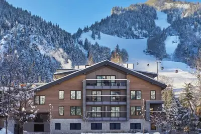 Image de Ski-In, Ski-Out Luxury Aspen 2br w/ rooftop pool and on-site dining!