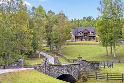 Image de Mountain Mansion near Blue Ridge 25 acres & 14, 400 Sqft