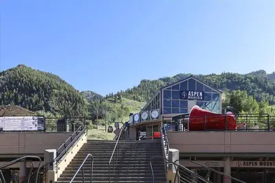 Image de Aspen Mountain 2 Bedroom, just 100 Yards from Silver Queen Gondola w/ hot tub!