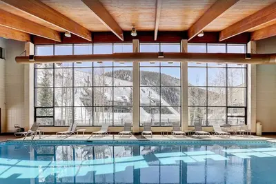 Image de Cozy 2br condo near Lakeside Village in West Keystone w/ pool & hot tub!