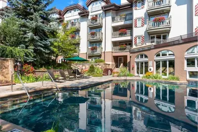 Image de Vail Sonnenalp luxury 1br in heart of Vail Village - pool, dining, spa onsite!