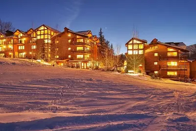 Image de Slopeside 3br in Snowmass Village w/ on-site ski shop, spa and heated pool!