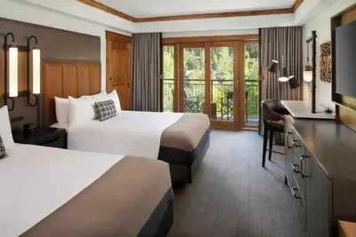 Image de The Hythe in Lionshead - Qq room - walk to ski lifts, pool, spa, dining onsite!