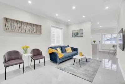 Image de Free Parking | Family Friendly | 15 Mins Downtown