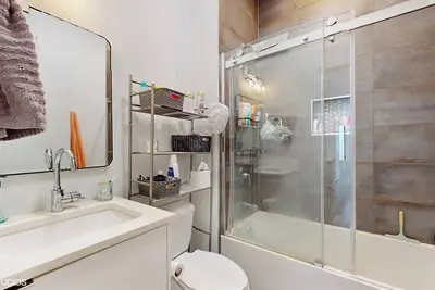 Image de Urban Oasis in Roscoe Village