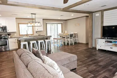 Image de Charming, private 3-Br home in lovely Coldspring with WiFi and fenced yard.