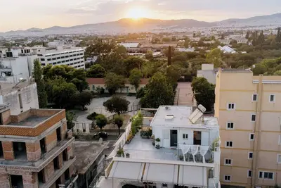 Image de Studio with stunning Rooftop next to the Botanical Garden & Kerameikos Subway.