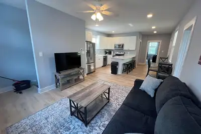 Image de Central Home 3min to downtown + private parking + 10% off Ark, Aquarium, and Zoo