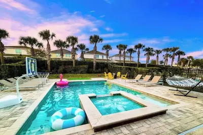 Image de Luxury 8br Theater Game Pool Golf Firepit - Disney