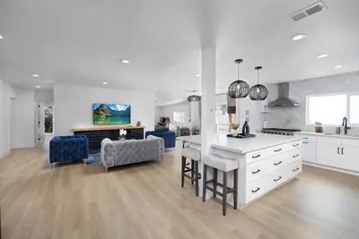 Image de New Lux 5br Villa Near Disney, Knotts, La, Oc w/ Hot Tub & Games