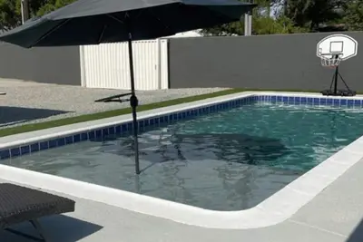 Image de Cheerful 3 bedroom, heated pool, 10 minutes form festival grounds